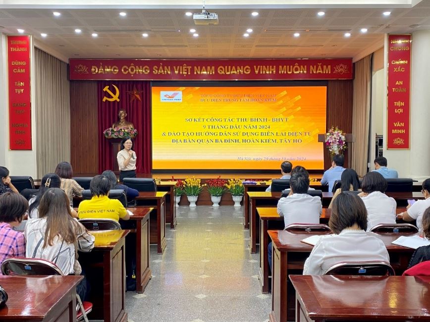 Quận Hoàn Kiếm tập huấn sử dụng Biên lai điện tử cho BHXH, BHYT